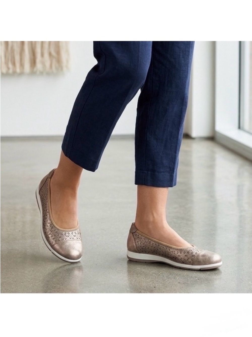 Relife NWT Rose Gold Metallic Eyelet Slip On Massage Leather Flats Loafers 7 7.5